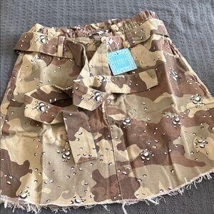 Hayden Camouflage Skirt with Belt size small NWT